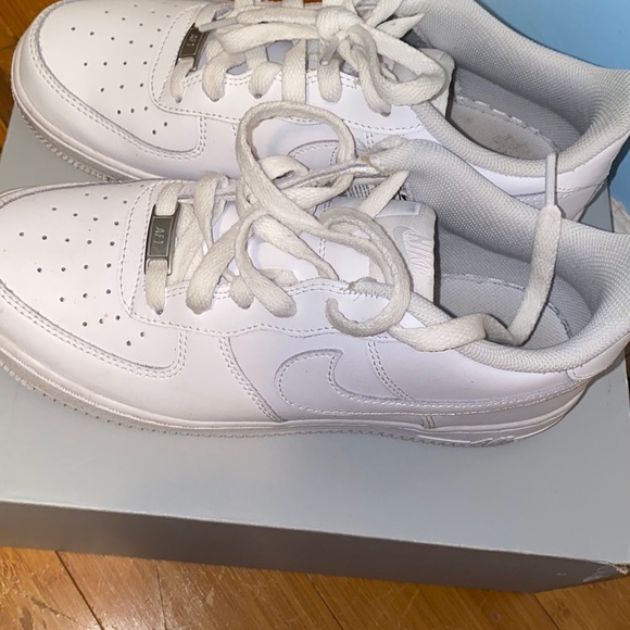 Nike Air Force 1 - Picture 1 of 3